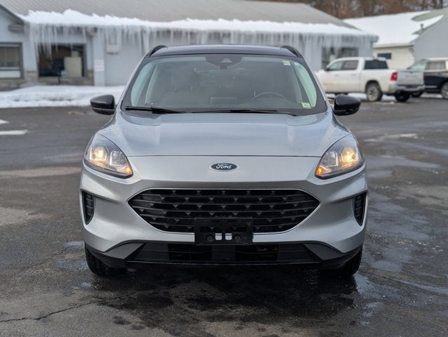 2022 Ford Escape SE Hybrid