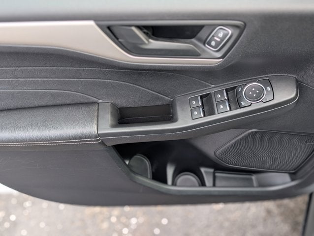 2022 Ford Escape SE Hybrid