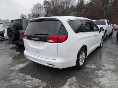 2023 Chrysler Voyager LX