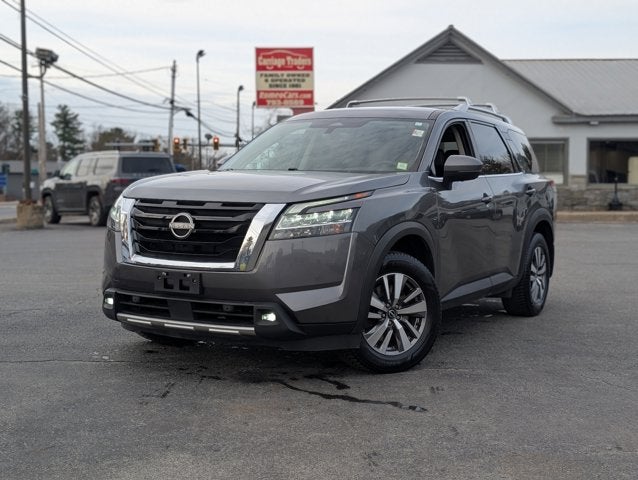 2022 Nissan Pathfinder SL