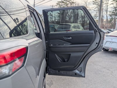 2022 Nissan Pathfinder SL