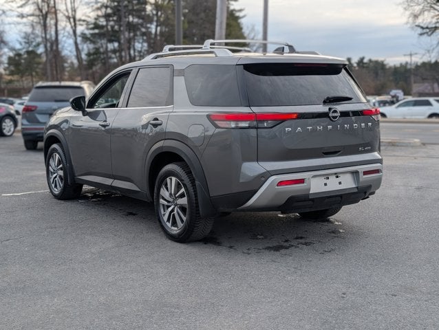 2022 Nissan Pathfinder SL