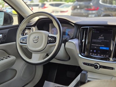 2024 Volvo S60 B5 Core Dark Theme