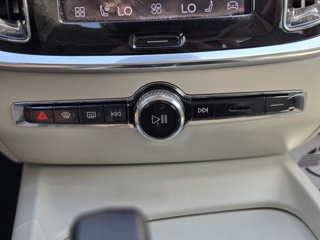 2024 Volvo S60 B5 Core Dark Theme