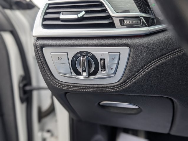 2019 BMW 7 Series 740i