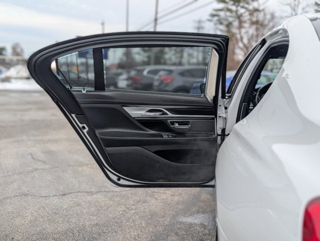 2019 BMW 7 Series 740i