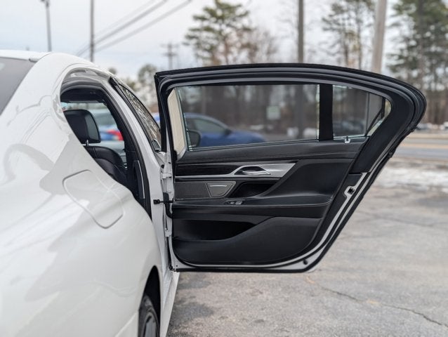 2019 BMW 7 Series 740i